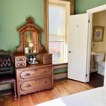 The Woodbridge House Hotel Kingsville Buitenkant foto