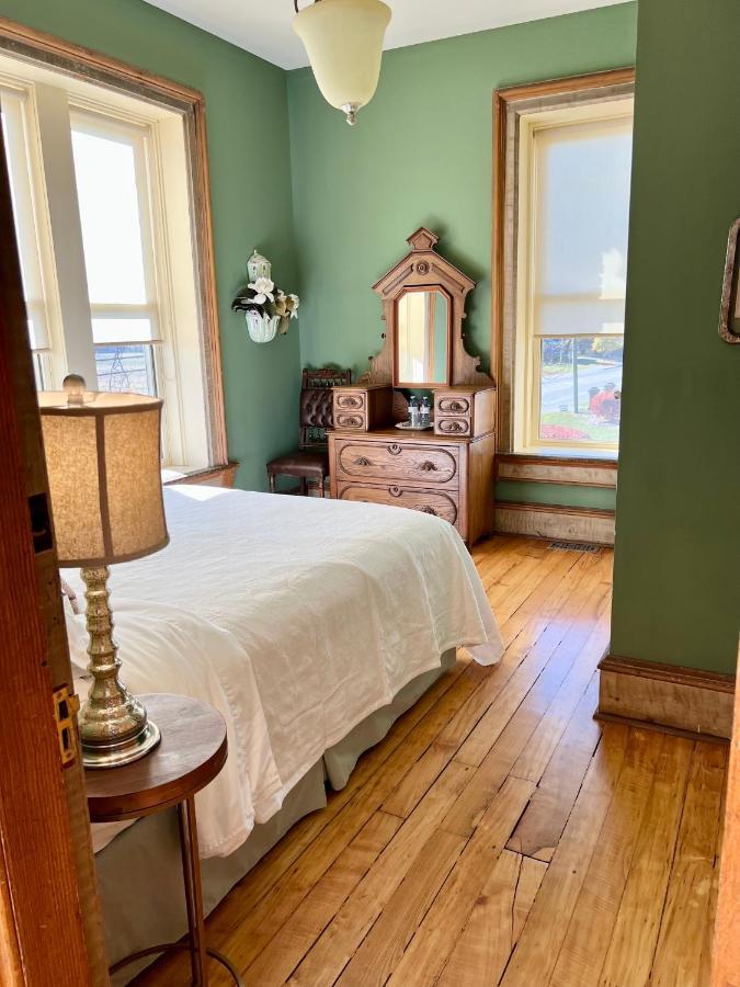 The Woodbridge House Hotel Kingsville Buitenkant foto